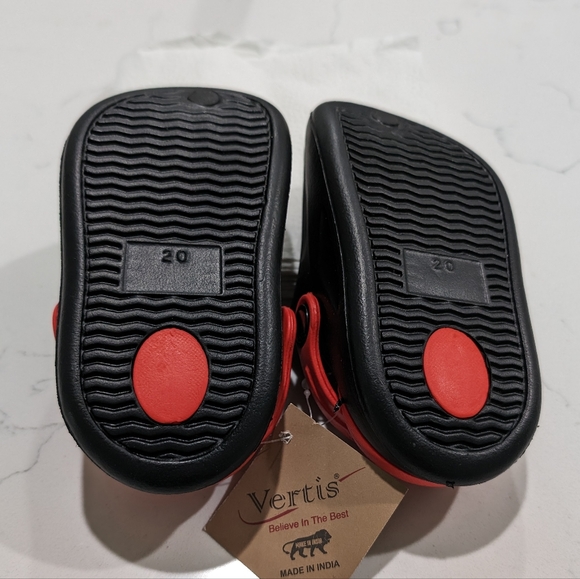 NWT Kids Clogs in sizes 12M to 3/4, Durable and Long-lasting, Alligator - Picture 5 of 5